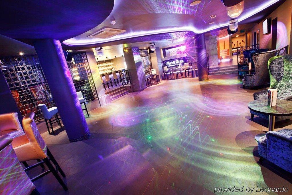 Hotel Silvia Gold Gliwice Exteriör bild