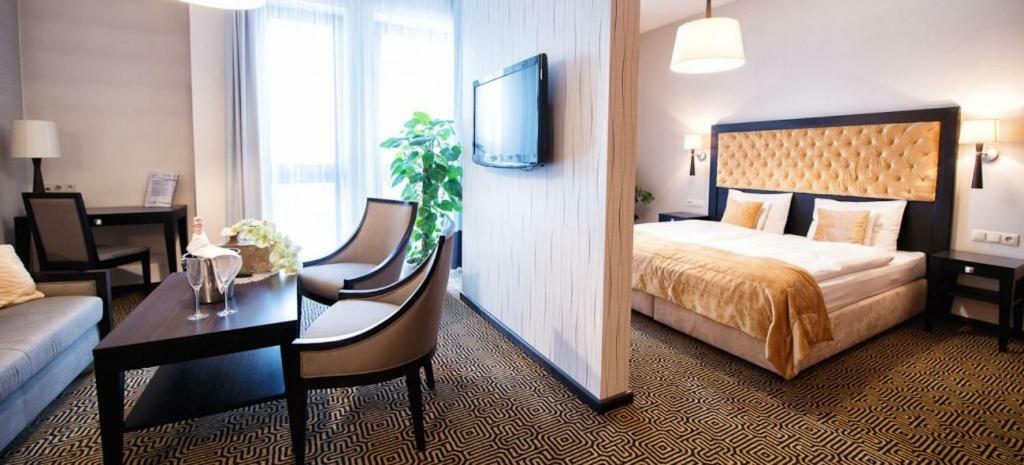 Hotel Silvia Gold Gliwice Exteriör bild